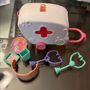 Littlest Pet Shop LPS Rescue Tails Center Playset